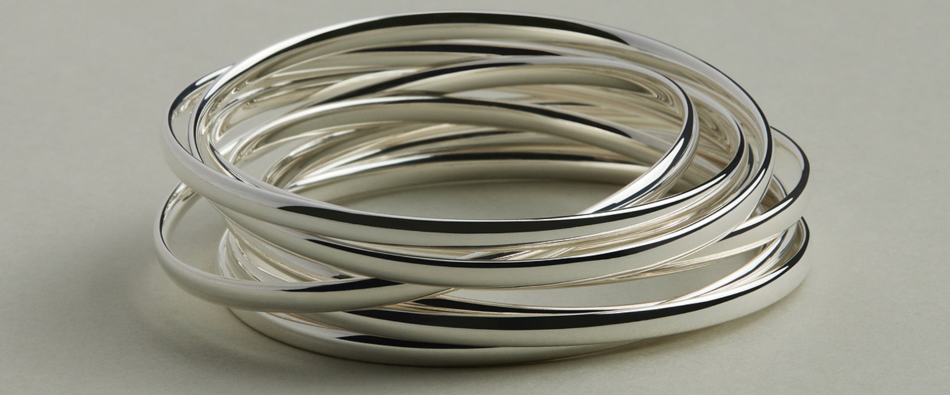 Women's Bracelets & Bangles