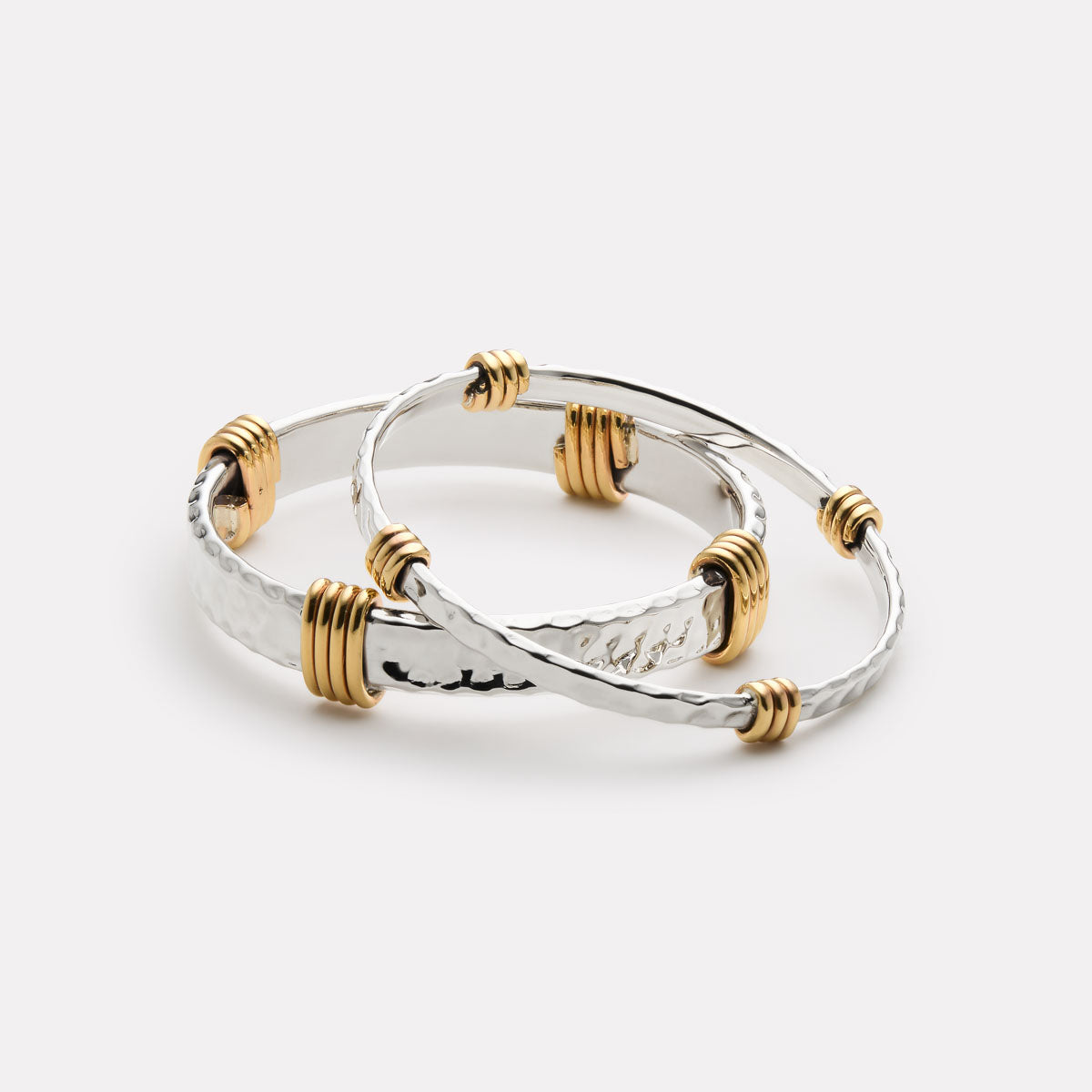 Tumbaga Amarres Bangle