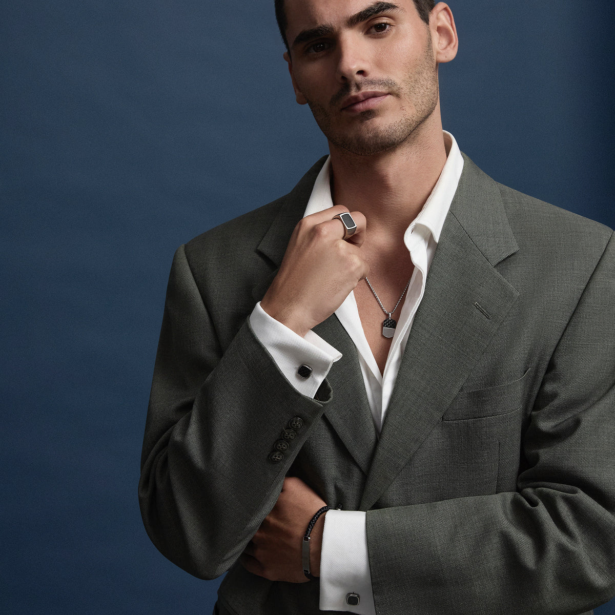 The Aviator Carbon Fibre and Steel Dog Tag Pendant