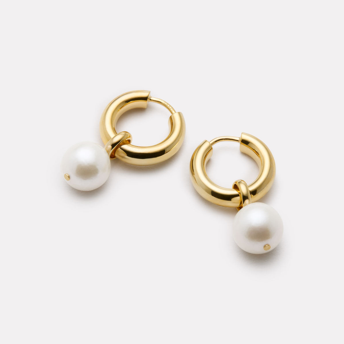 Yellow Gold Ms Perla Earrings