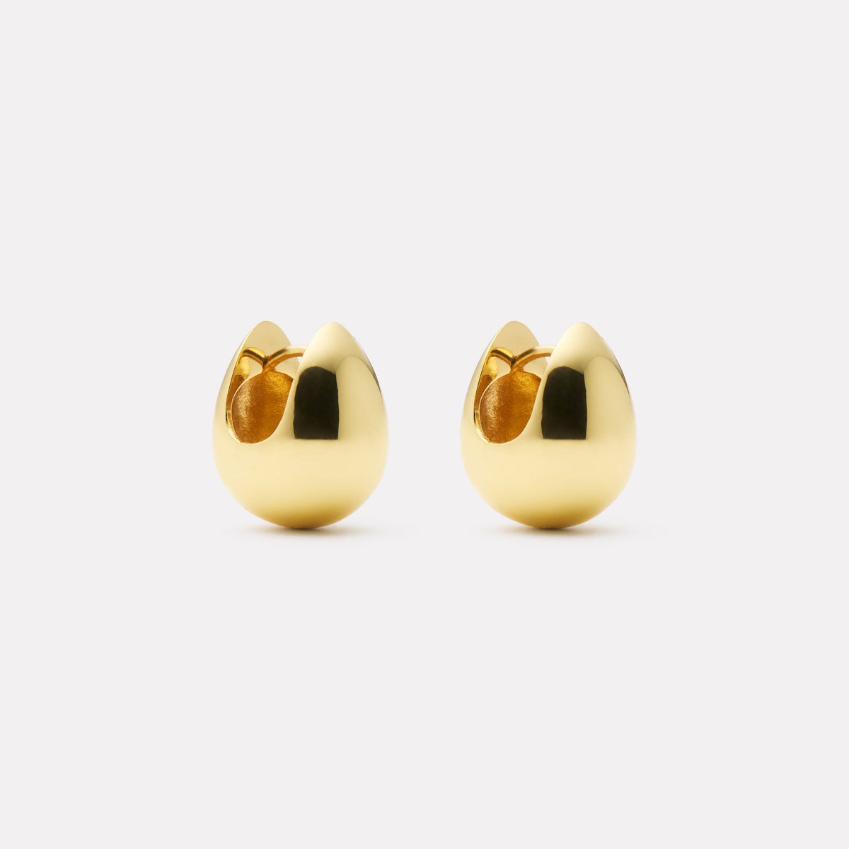 Mode Huggie Earrings