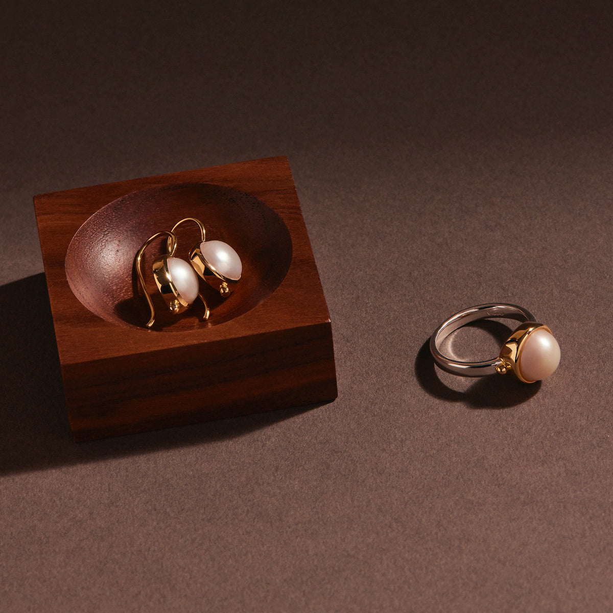Garland Pearl Earring