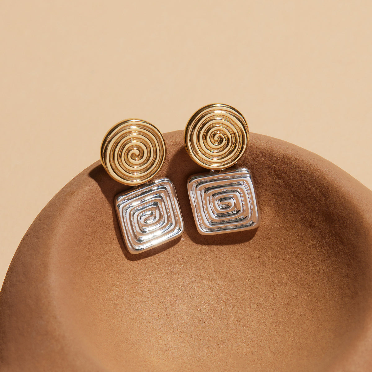 Labyrinthe Two-Tone Earrings