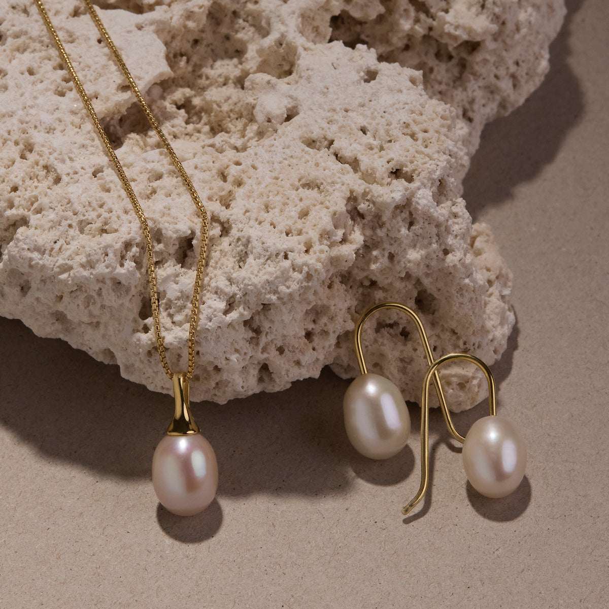 Isla Pearl Earring