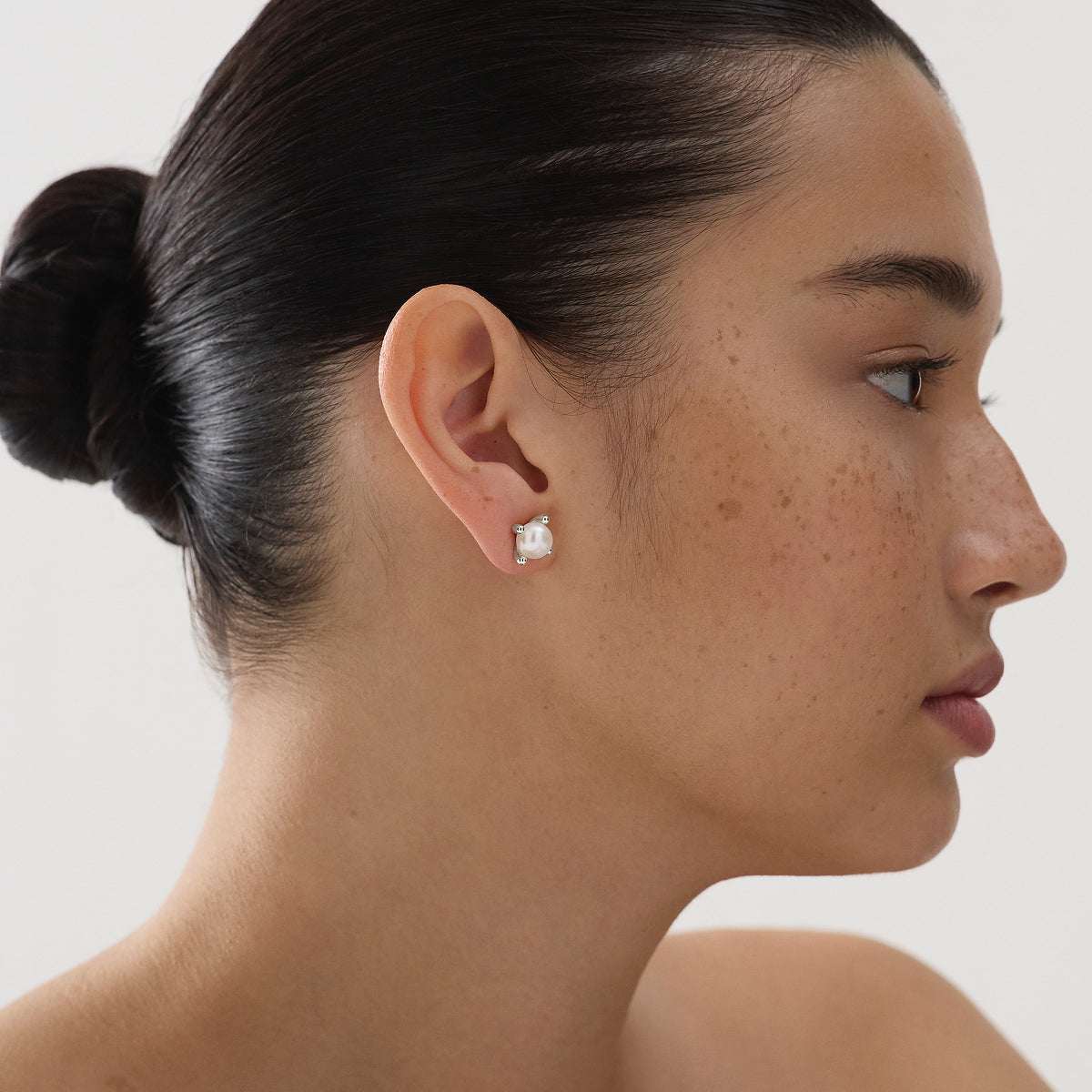 Moana Pearl Earring