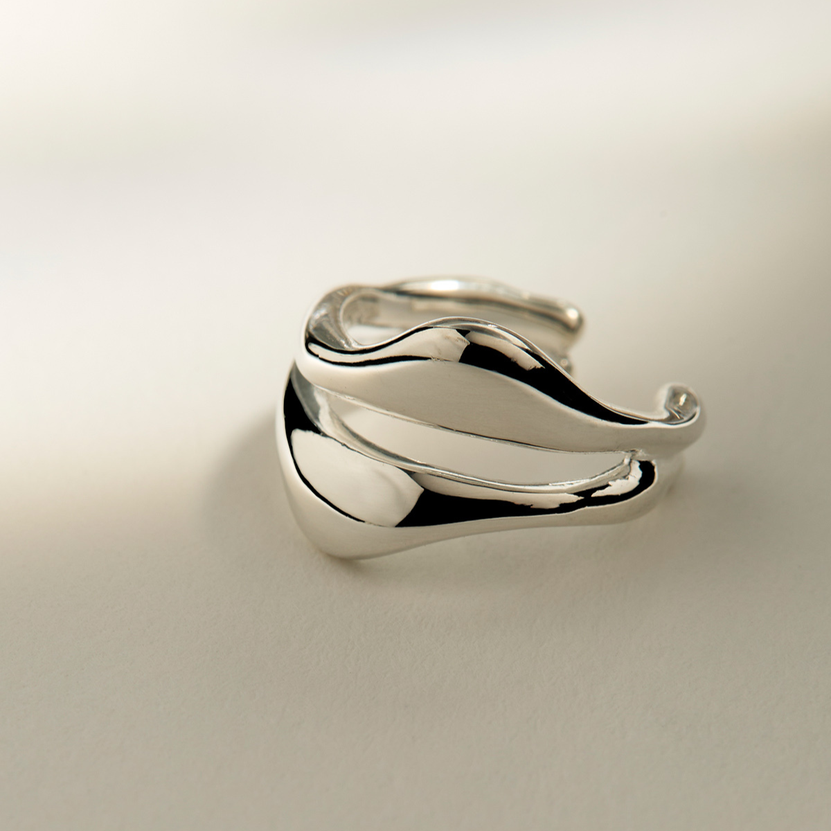 Dune Large Ear Cuff
