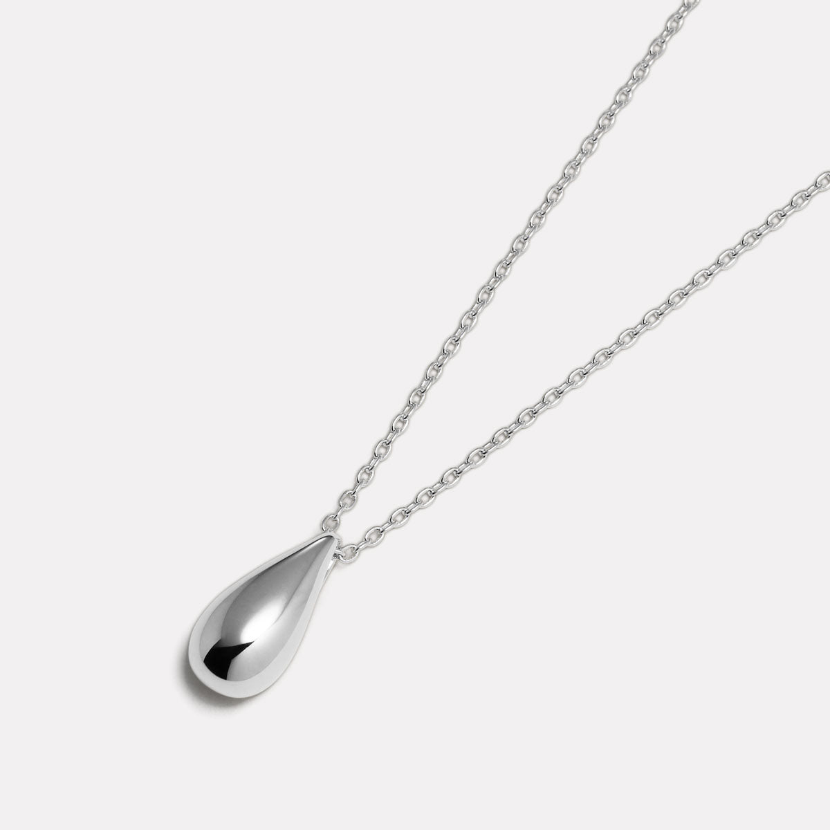 Eau Necklace