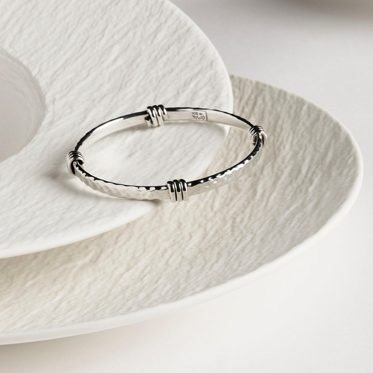 Silver Amarres Bangle