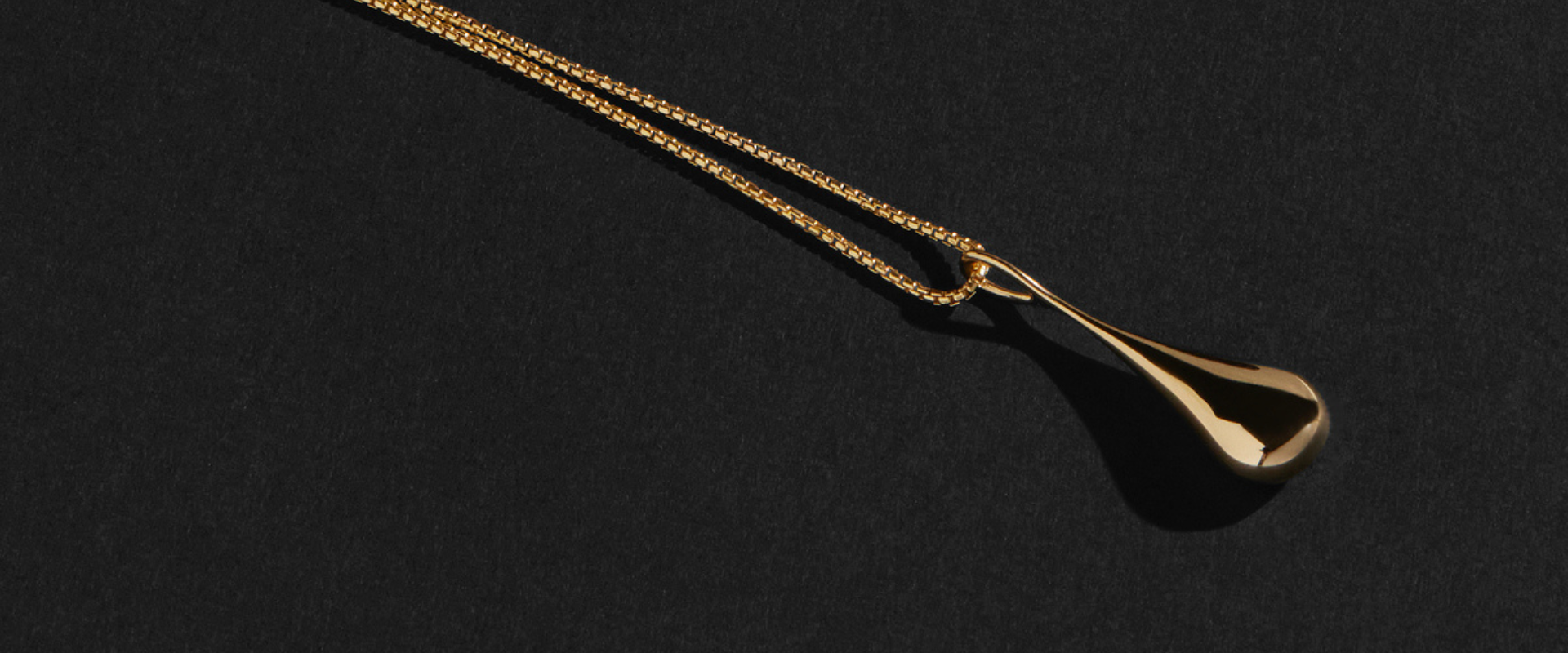 Women's Gold Necklaces