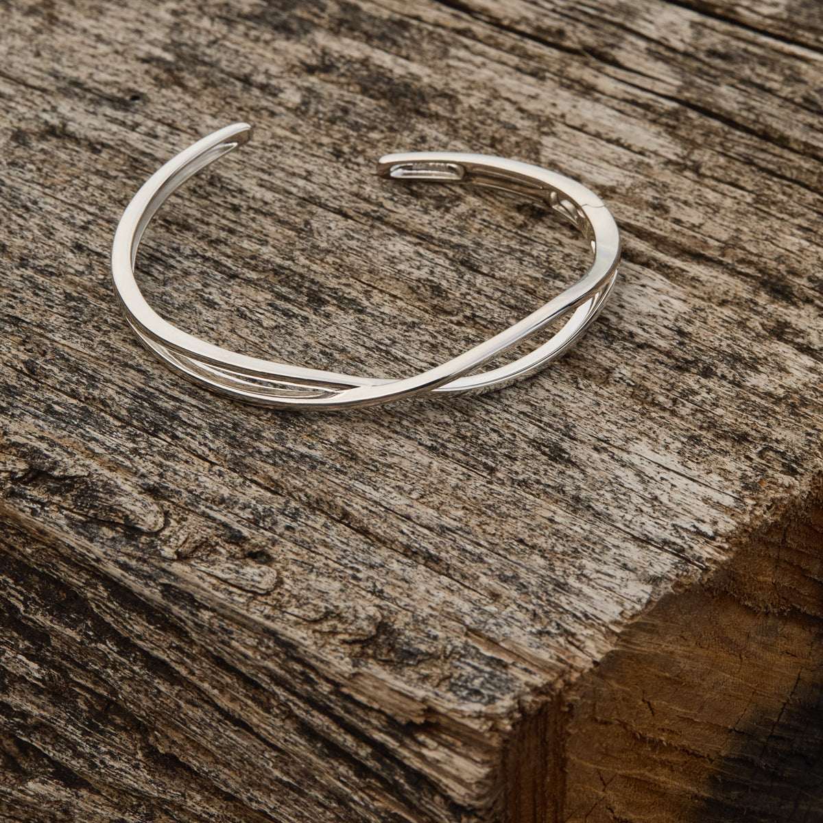 Amara Hinged Cuff
