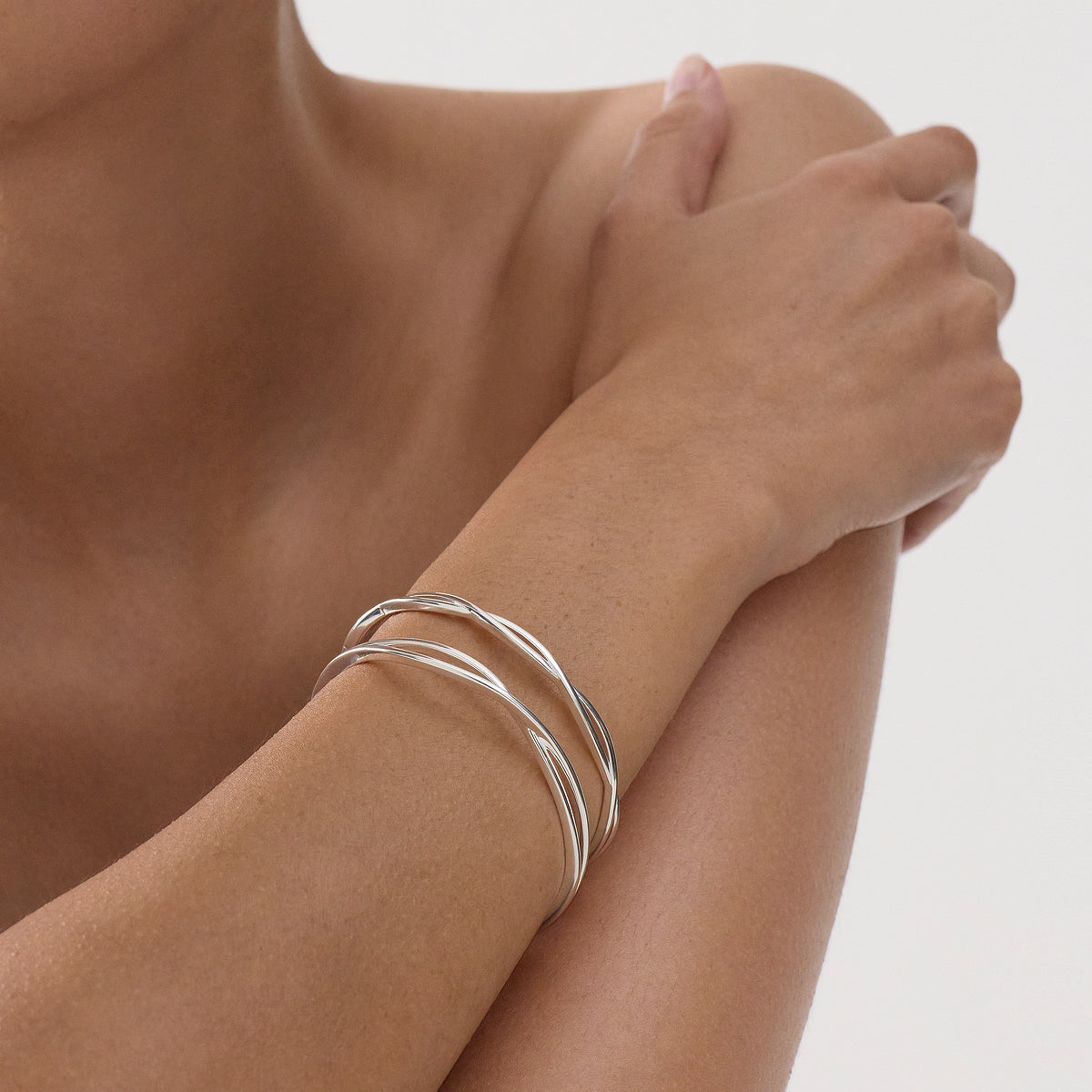 Amara Hinged Cuff