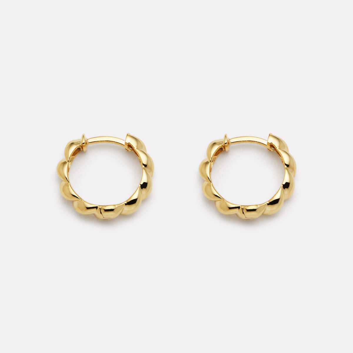 Zippy Twist Huggie Earring