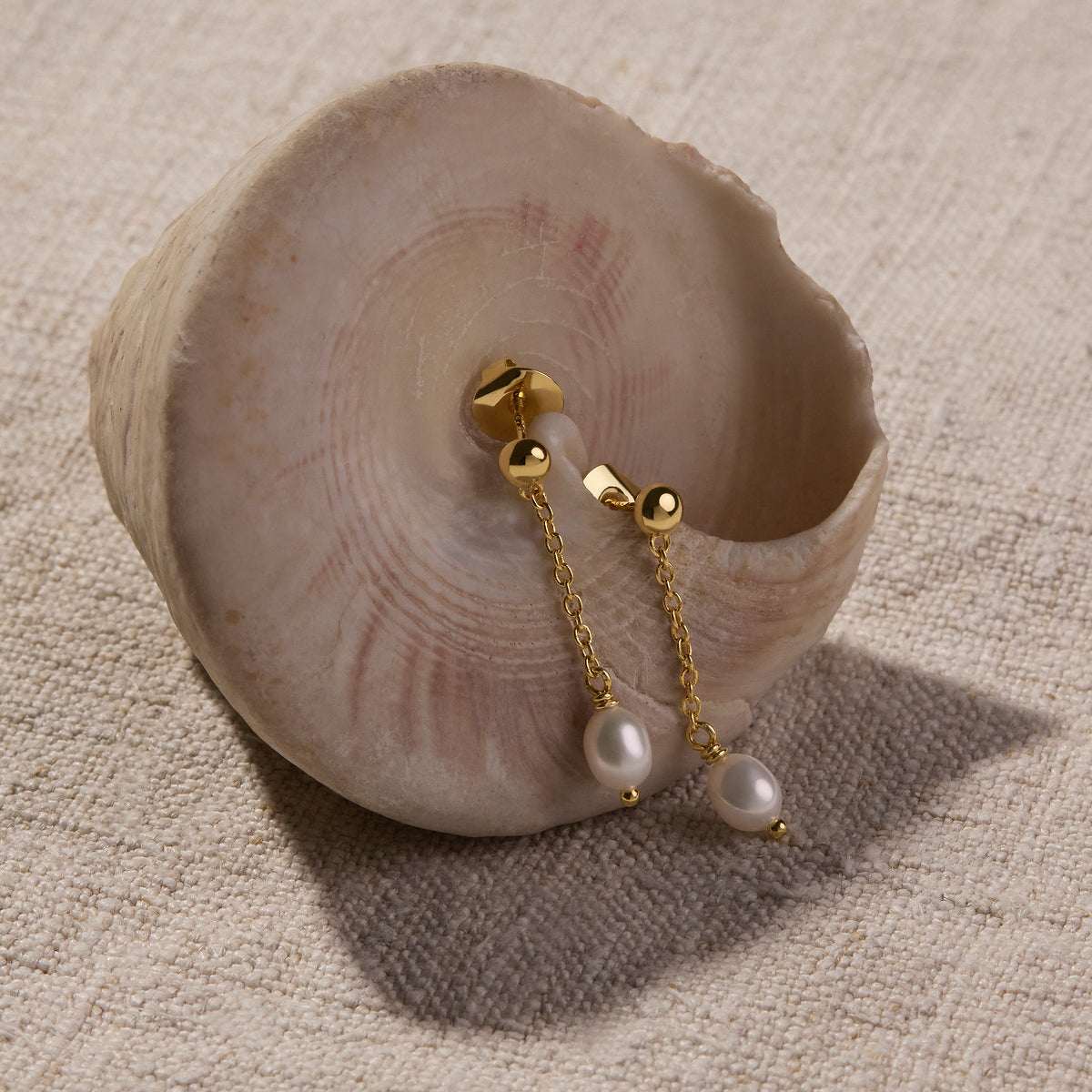 Tidal Whisper Single Pearl Earring