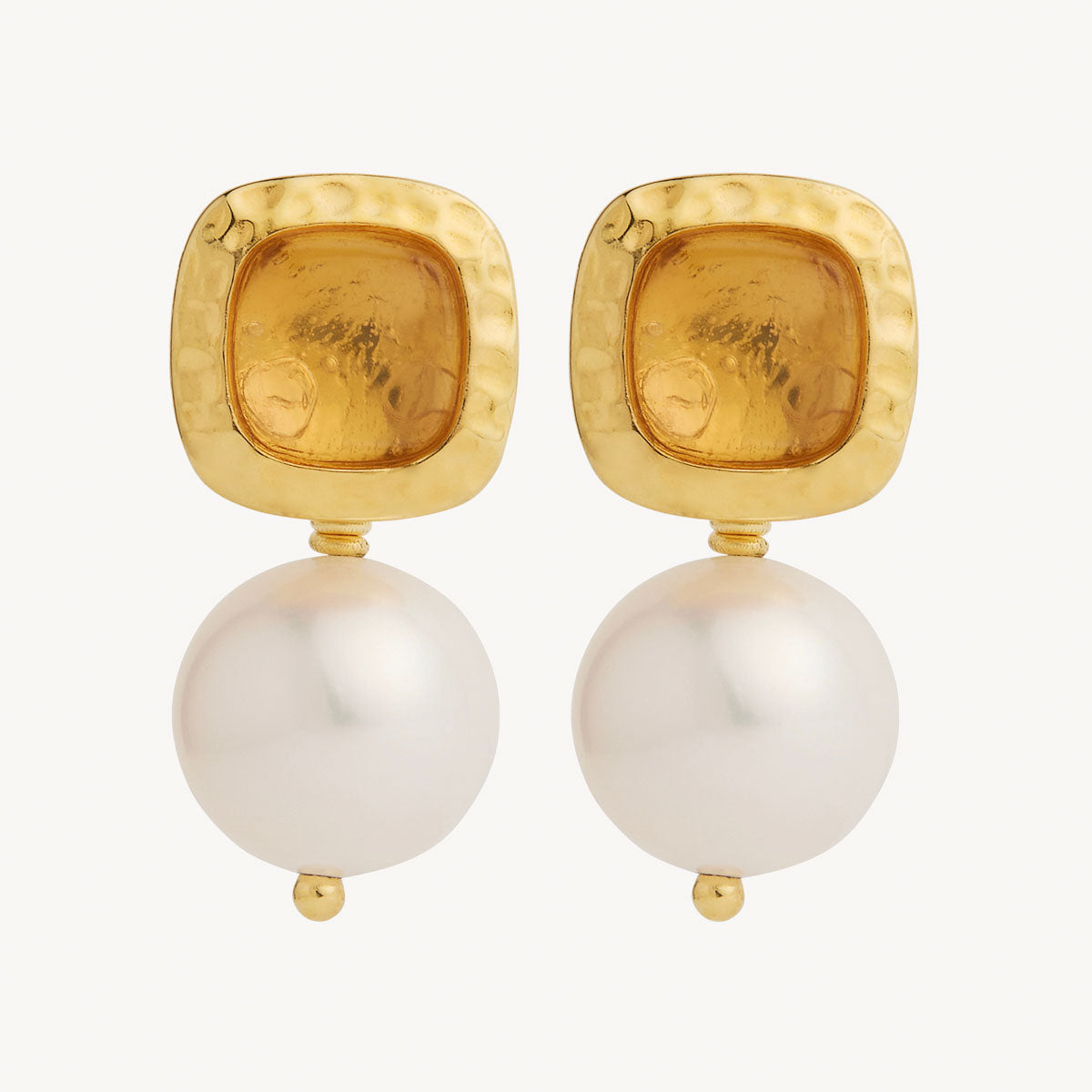 Sil Yellow Gold Coral Kiss Pearl Earring