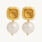 Sil Yellow Gold Coral Kiss Pearl Earring