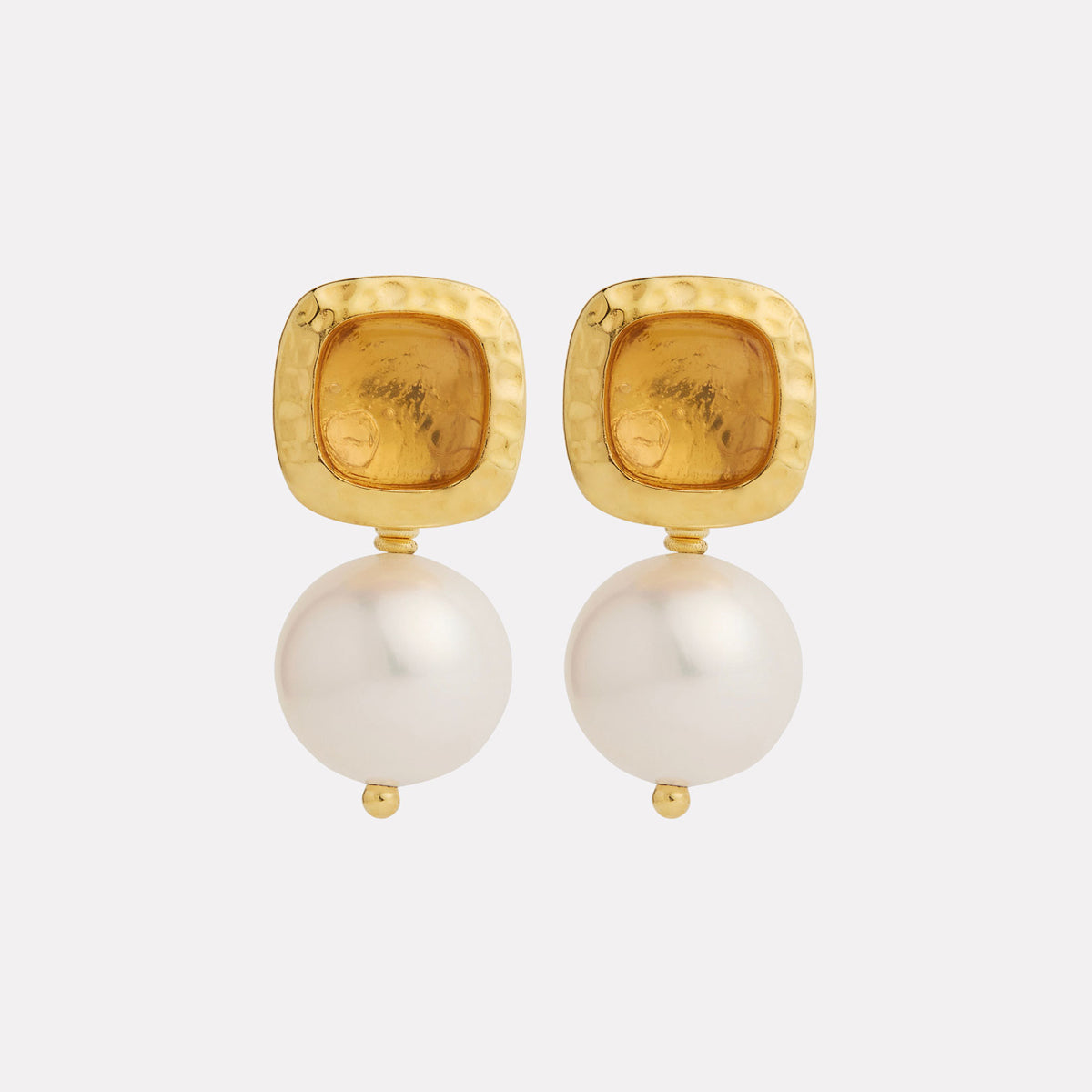 Sil Yellow Gold Coral Kiss Pearl Earring
