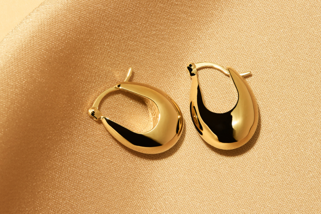 TRIOMPHE BOLD HOOPS IN BRASS WITH GOLD FINISH - GOLD