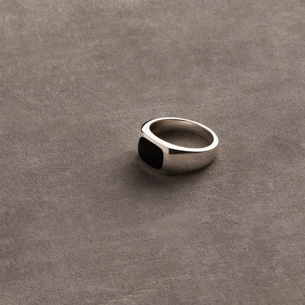 Expedition Men’s Silver Black Onyx Ring